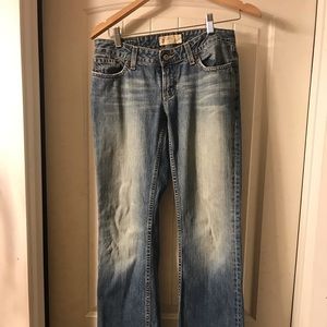 Buckle “BKE - Star 18 Long” low rise blue jeans